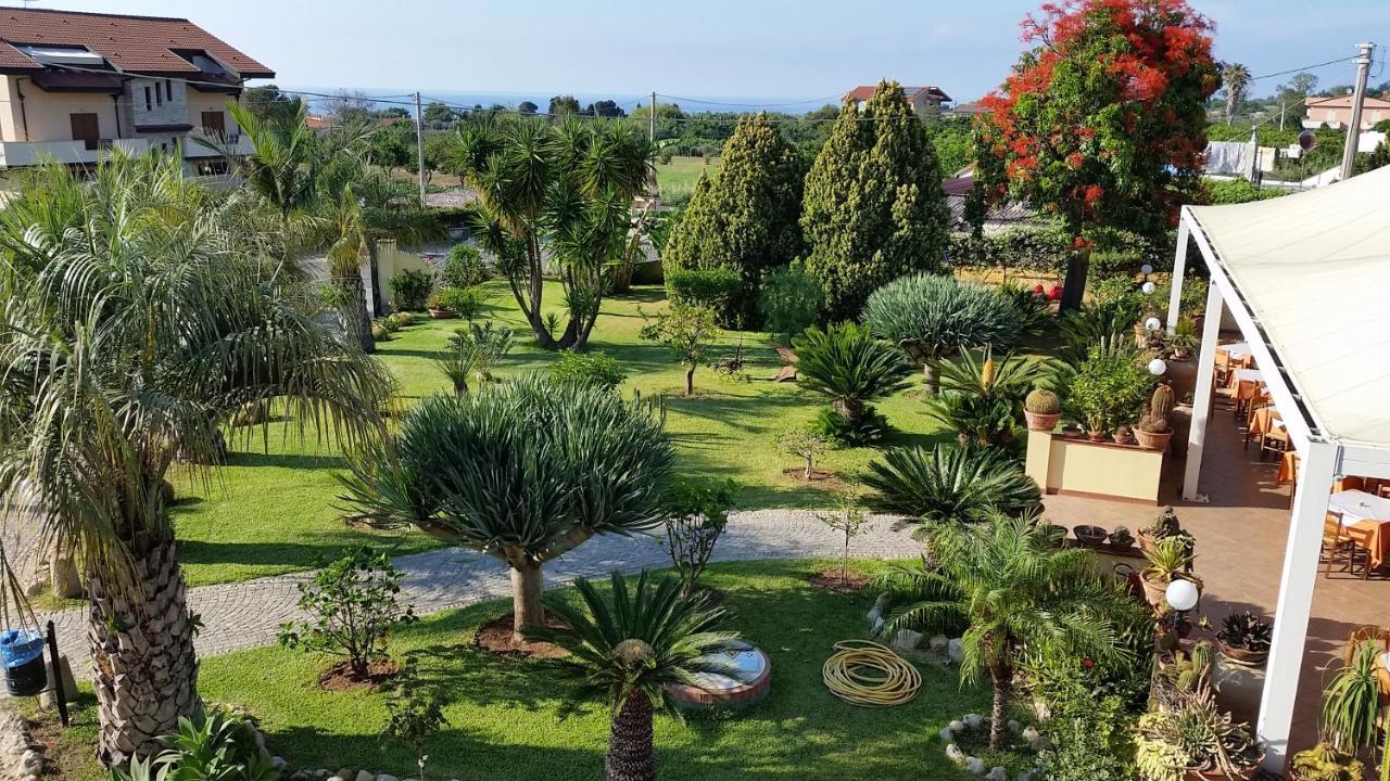 Hotel Damanse Santa Domenica  Exterior photo