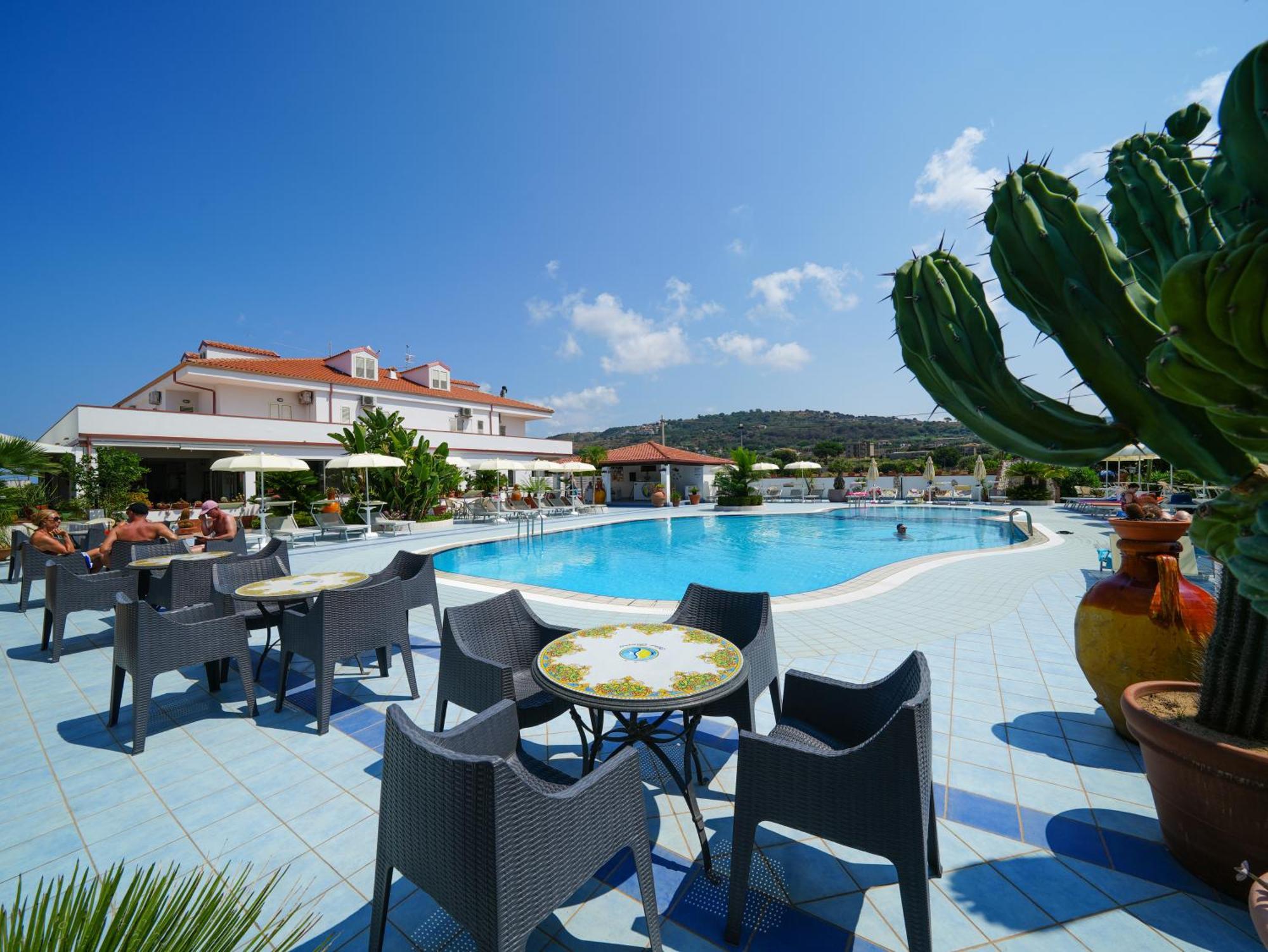 Hotel Damanse Santa Domenica  Exterior photo