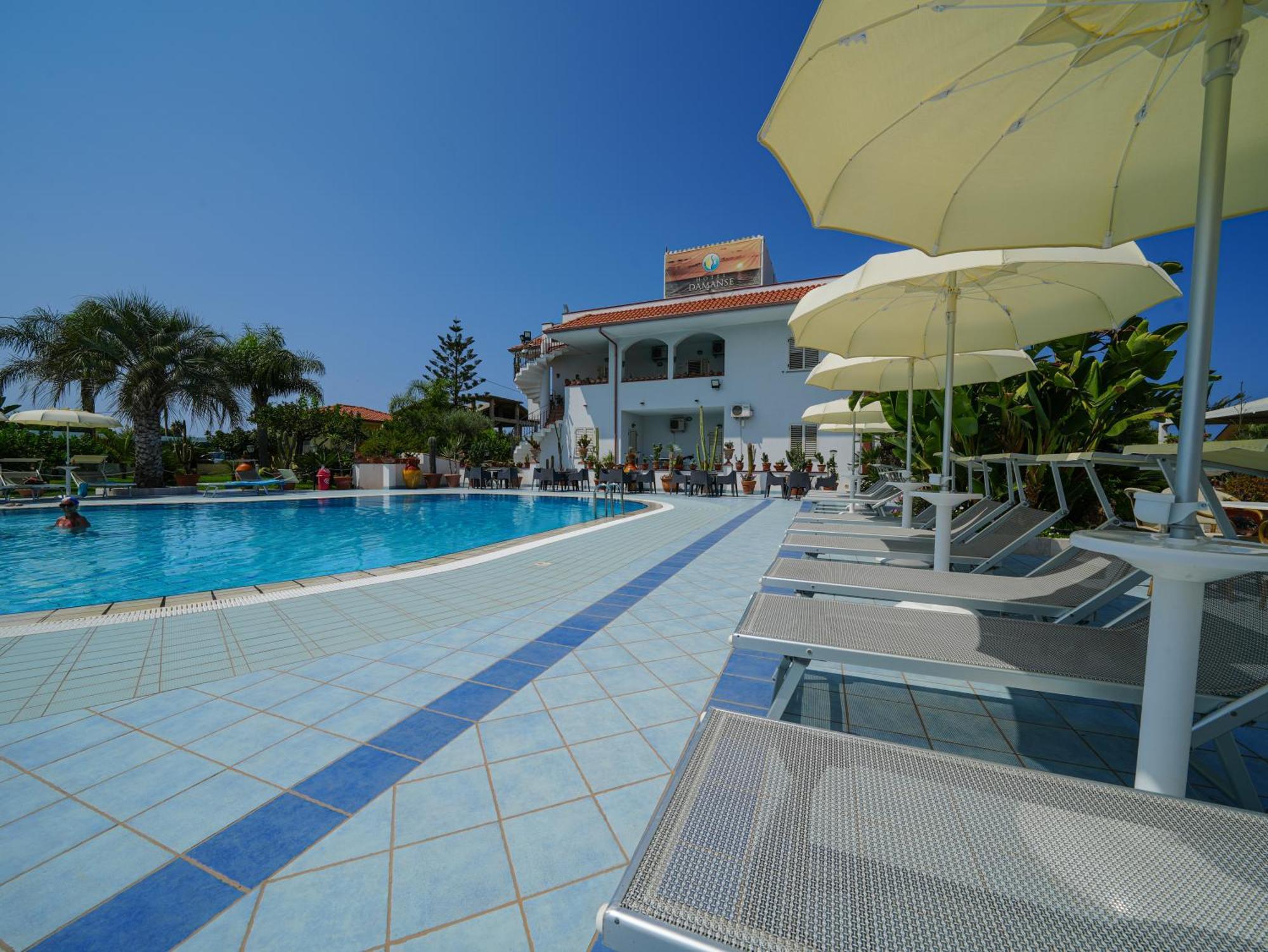 Hotel Damanse Santa Domenica  Exterior photo