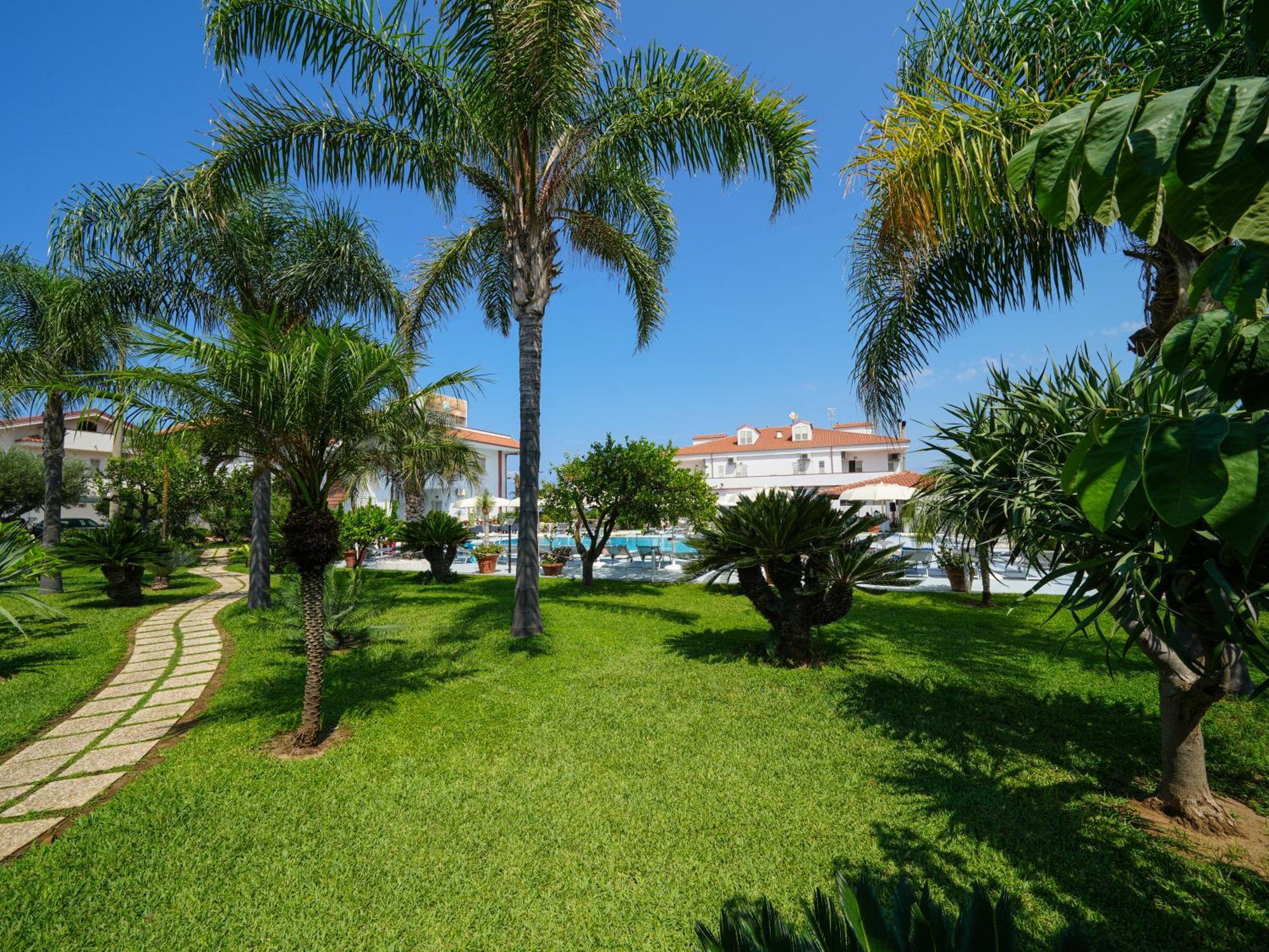 Hotel Damanse Santa Domenica  Exterior photo