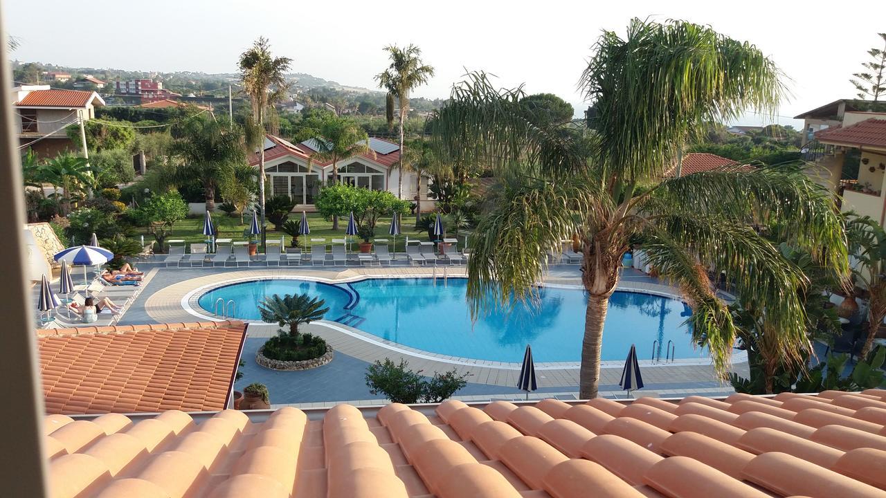 Hotel Damanse Santa Domenica  Exterior photo