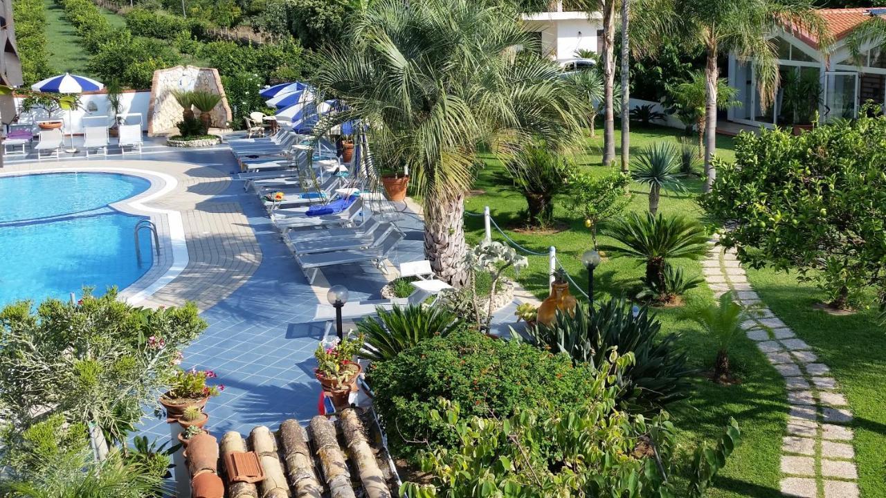 Hotel Damanse Santa Domenica  Exterior photo